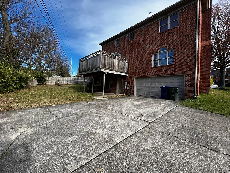 1100 Stowbridge Ln — Photo 48