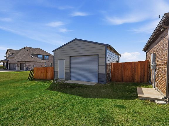 3rd image of 3120 Jessup Cir