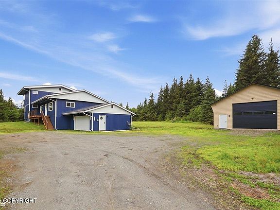2nd image of 64435 Diamond Ridge Rd