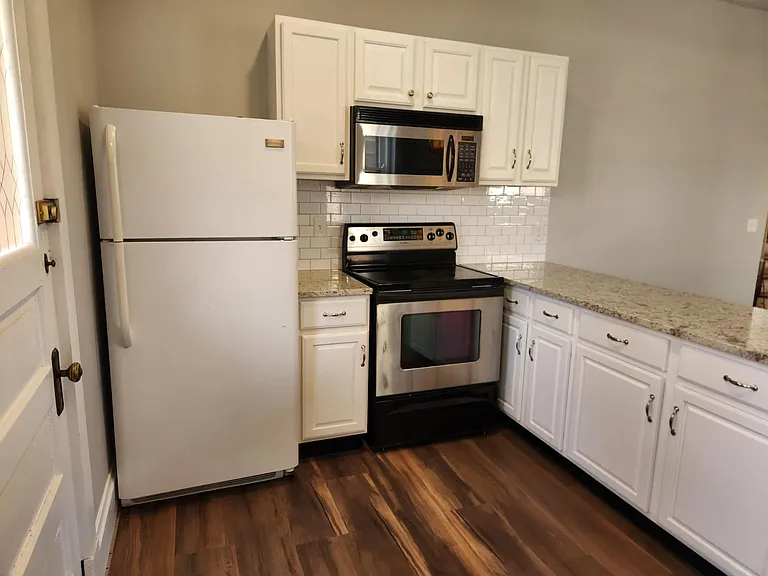 2450 Fairview Ave #1 — Photo 11