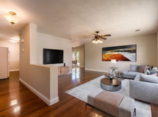 1009 Telstar Loop NW, Albuquerque, NM 87121