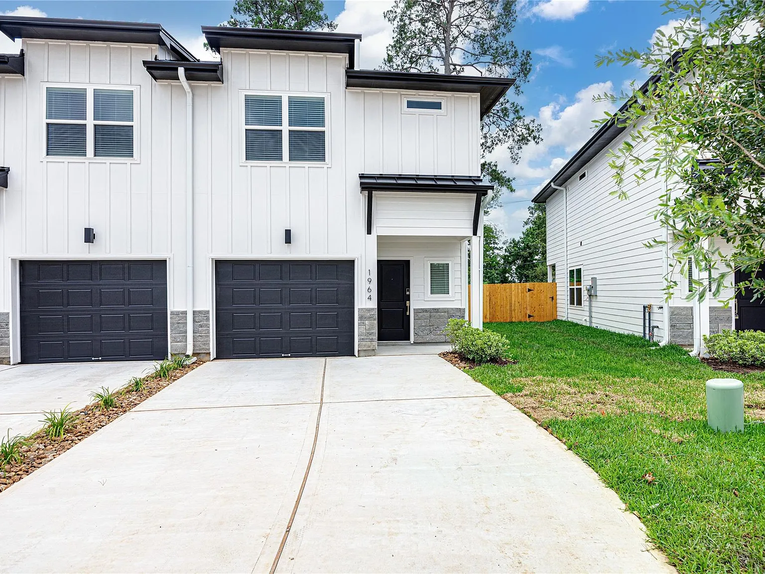 3 bed, 2.5 bath, 1515 sqft, $1,799 — Photo 2