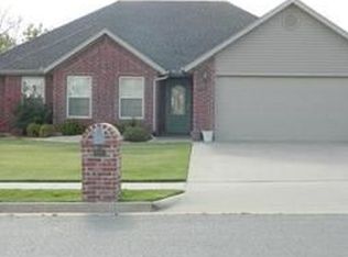 603 Eagle Dr, Gravette, AR 72736
