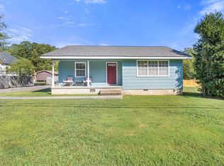 818 Lower Mill Rd, Hixson, TN 37343