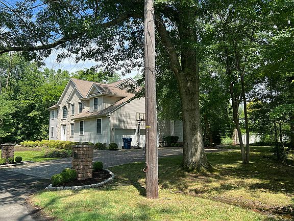 2nd image of 14 Lombard Ave