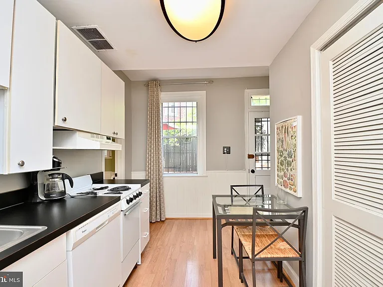 639 Massachusetts Ave NE #1 — Photo 14