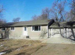 1681 66th St NW, Minot, ND 58703