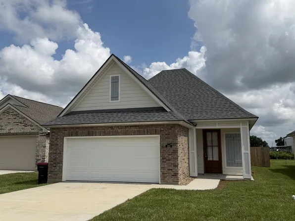 102 Ancona Ln, Youngsville, LA
