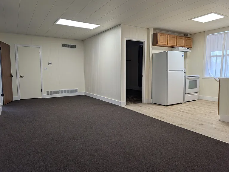 2319 N Monroe St #4 — Photo 3