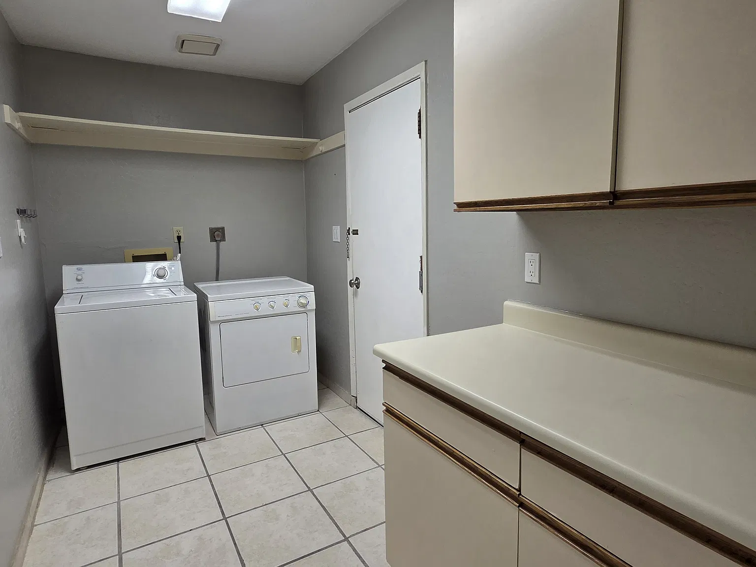 2 bed, 1200 sqft, $2,500 — Photo 4