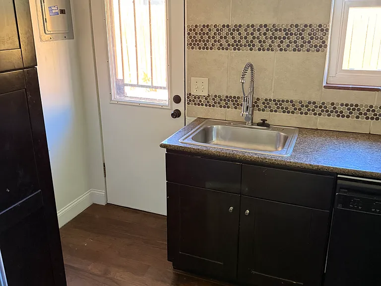1431 Jasmine St #1431 — Photo 5