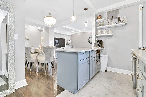Sold by Hillel Realty Group | media 6