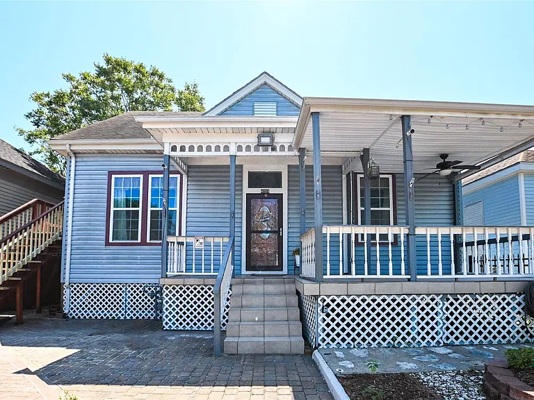 4009 Avenue O #FRONT — Photo 1