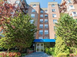 18-40 211th St APT 6D, Bayside, NY 11360