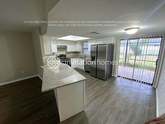 4th image of 618 NE Juanita Ct