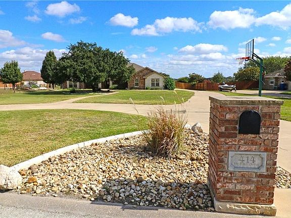 5th image of 414 Skyline Dr