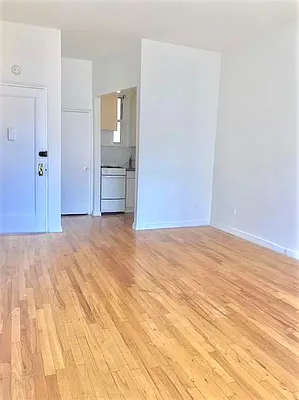 Rented by CitySites Real Estate Group | media 3