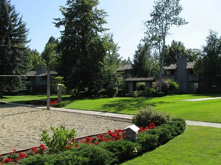 Lake Villa Apartments — Photo 10