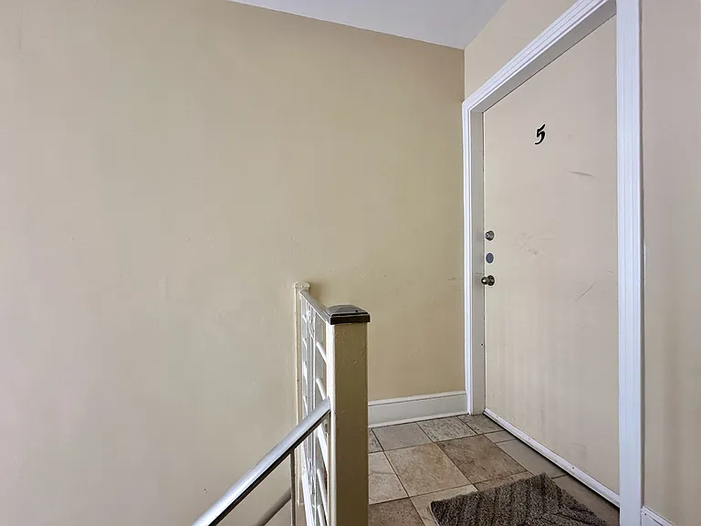 839 Kirkwood Ave — Photo 3