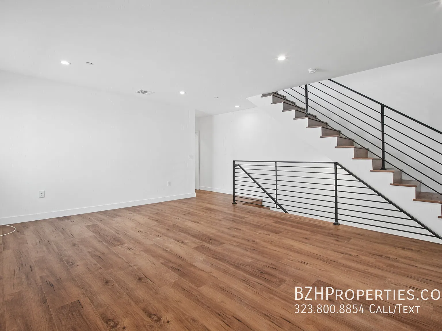 Brand-New Contemporary Living in Prime North Hollywood! — Photo 2