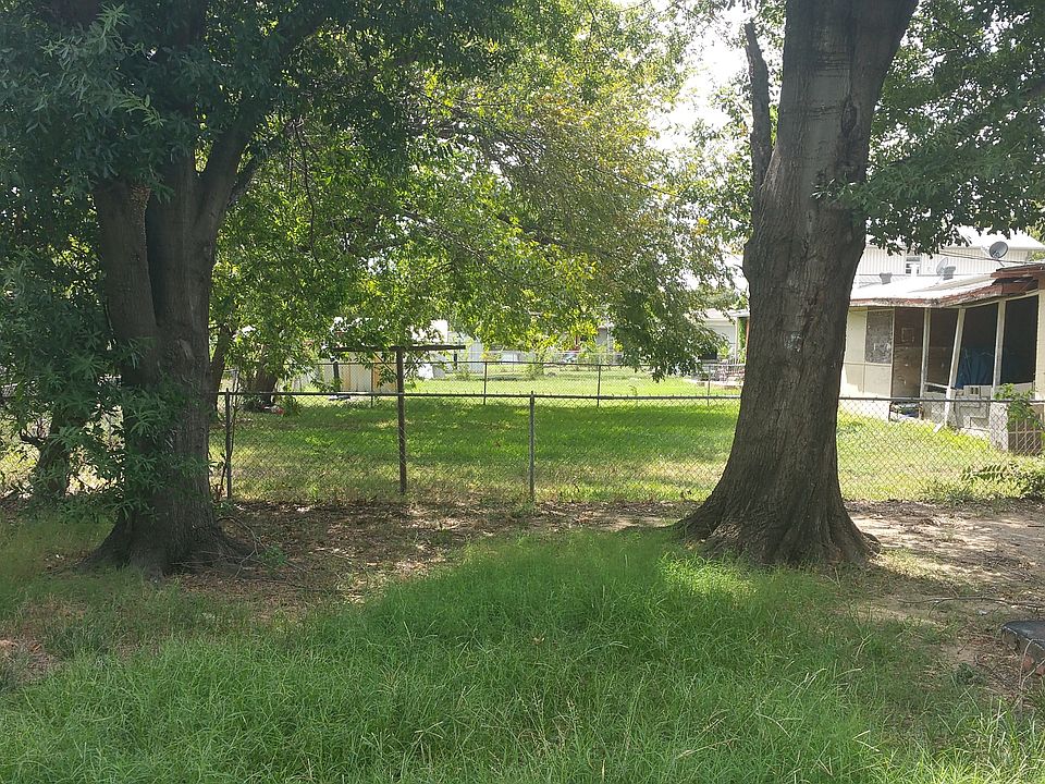 2nd image of 1730 Hillcrest St
