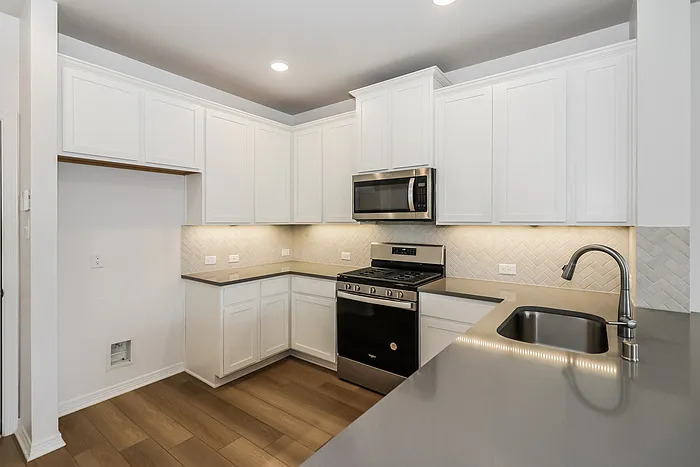 2850 Scanlan Mdw — Photo 13
