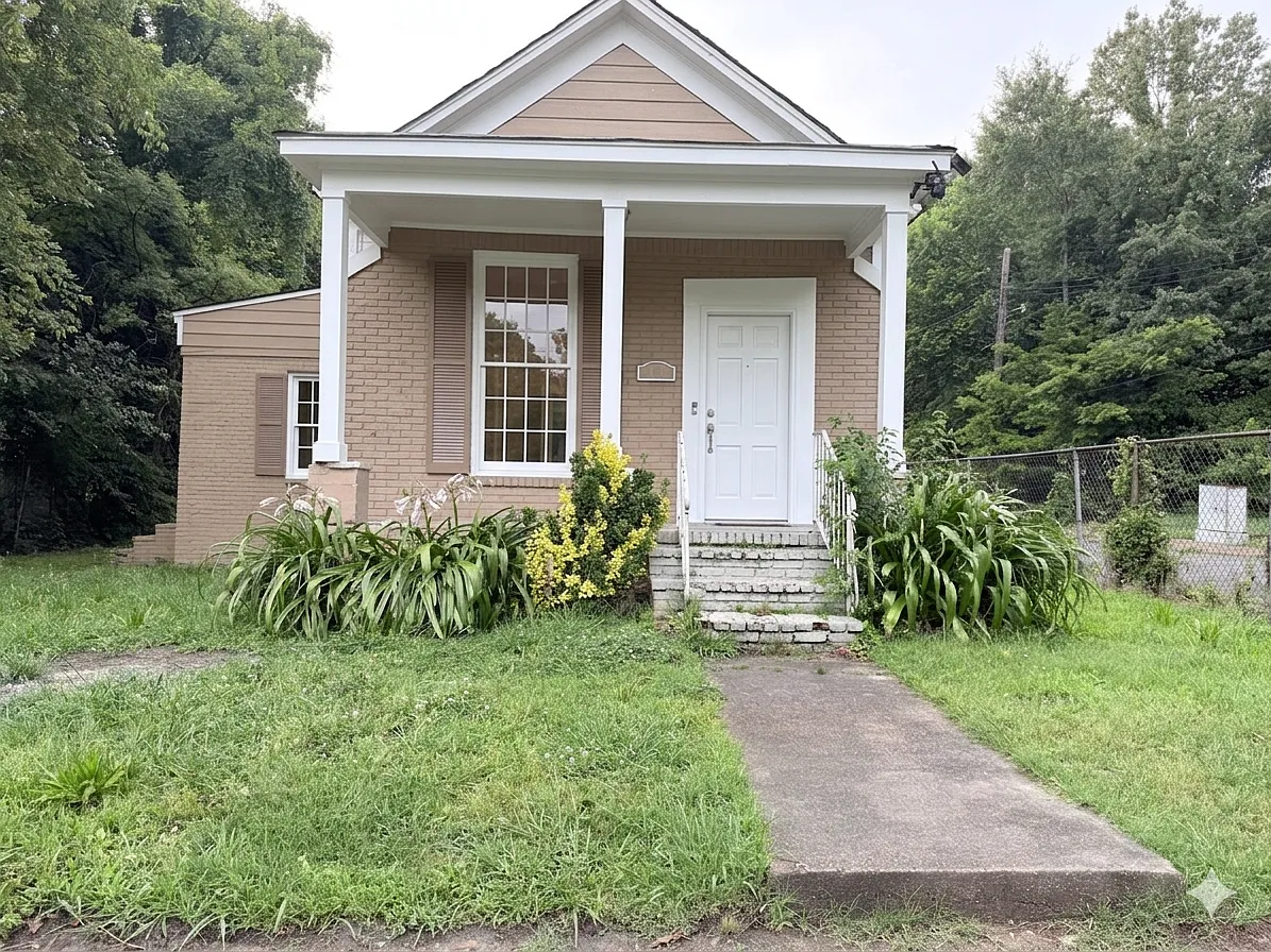 795 Alma Street - 1 — Photo 1
