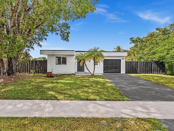 2nd image of 8003 NW 67th Avenue