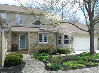 70 Glenview Dr, Aurora, OH 44202