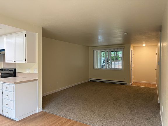 3rd image of 1610 Susan Ct SE #A
