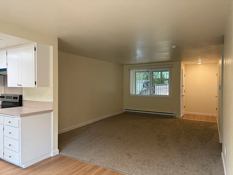 1610 Susan Ct SE #A — Photo 3