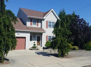 2 Princeton Pines Pl, Brick, NJ 08724