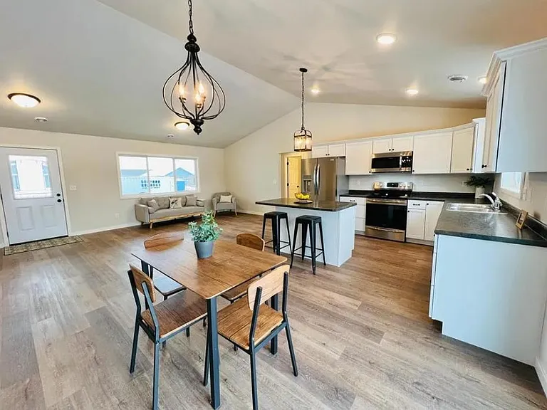 706 Prairiewind Ave — Photo 4