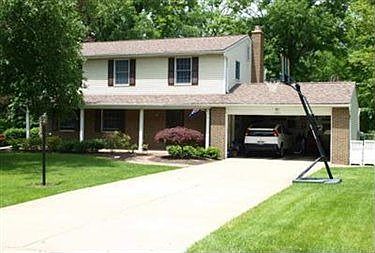 2nd image of 8501 Carriage Hill Dr NE