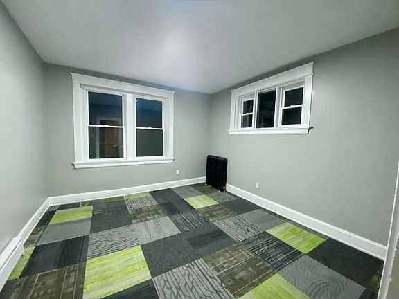 4th image of 201 Emming St APT 1