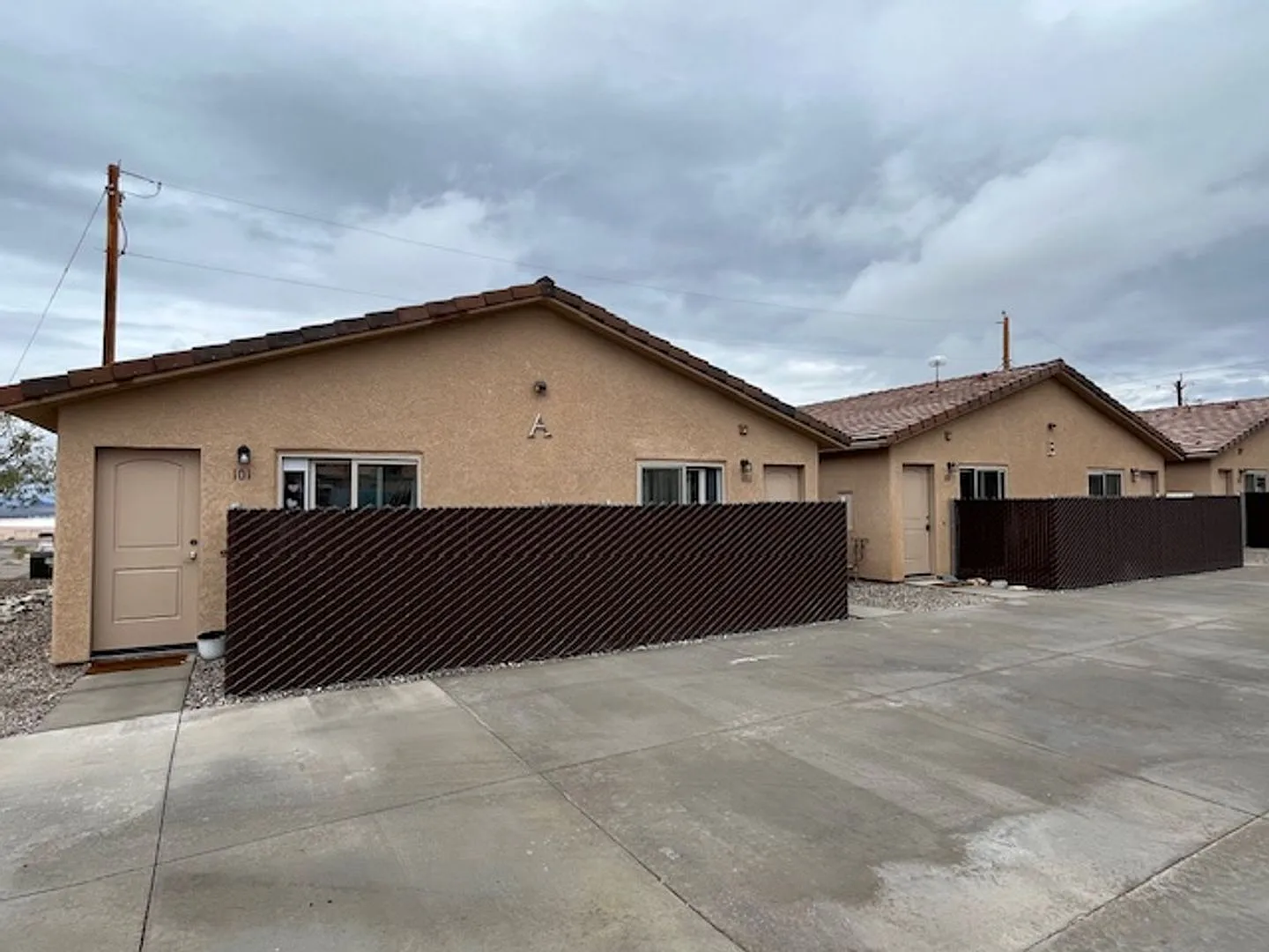 I2071 — Photo 2