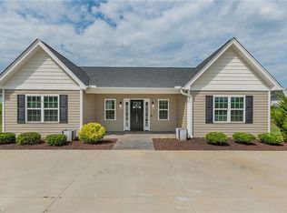 1023 Rockway Dr, Lexington, NC 27295