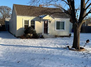 216 Superior Ave, Machesney Park, IL 61115