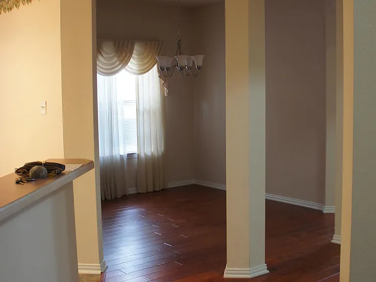 1357 Riley Dr — Photo 3