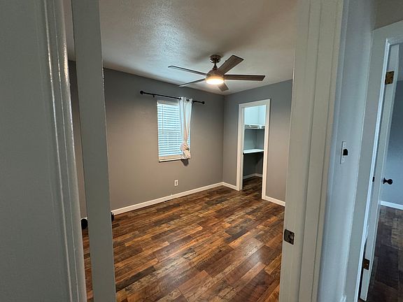 Guest bedroom or office space