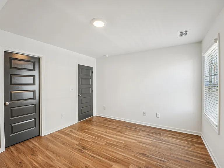 Quinn Residences at Dorchester Place — Photo 209