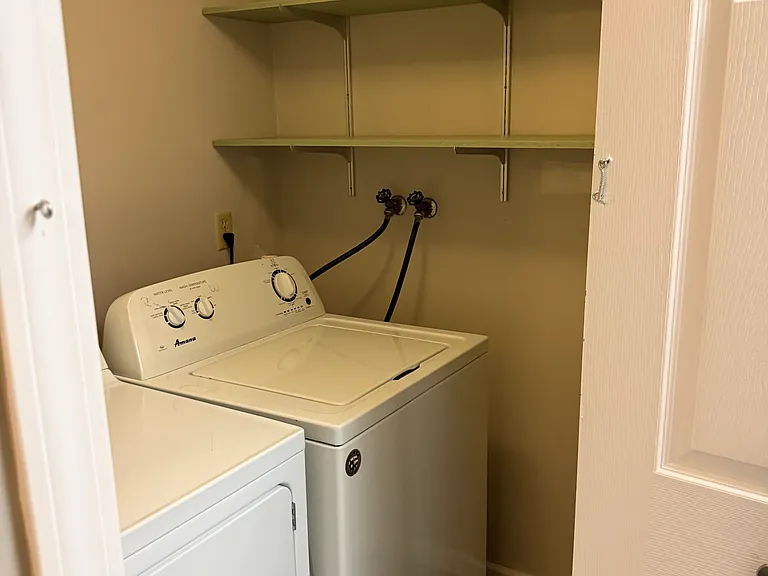 264 Deepwood Dr — Photo 16