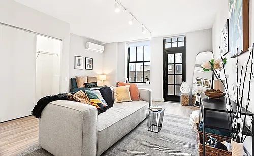 331 S Wells St #1301 Photo 1