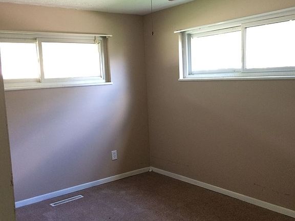 3rd image of 2715 Latonia Ave