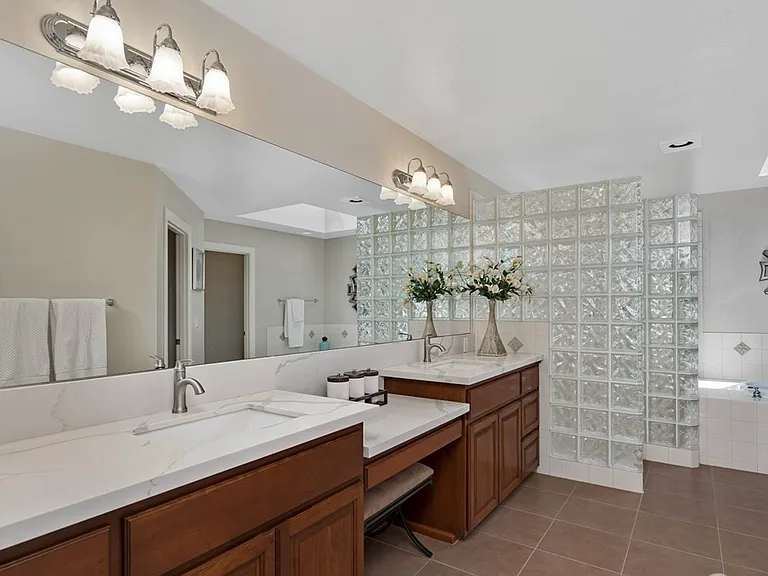 20514 NE 23rd Ct — Photo 13