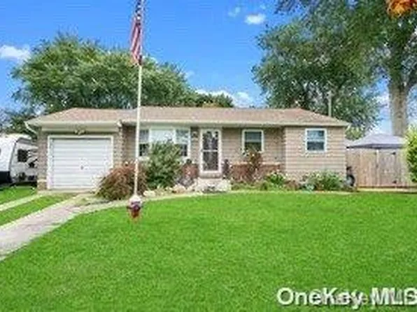 1435 Pine Acres Boulevard, Bay Shore, NY 11706