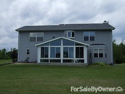 All Season Sunroom Heated & A/C
						:
						Gorgeous sunrise view and of pond & wildlife from all season 330 sq ft Sunroom