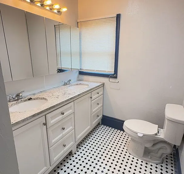 802 W Oak Ave — Photo 11