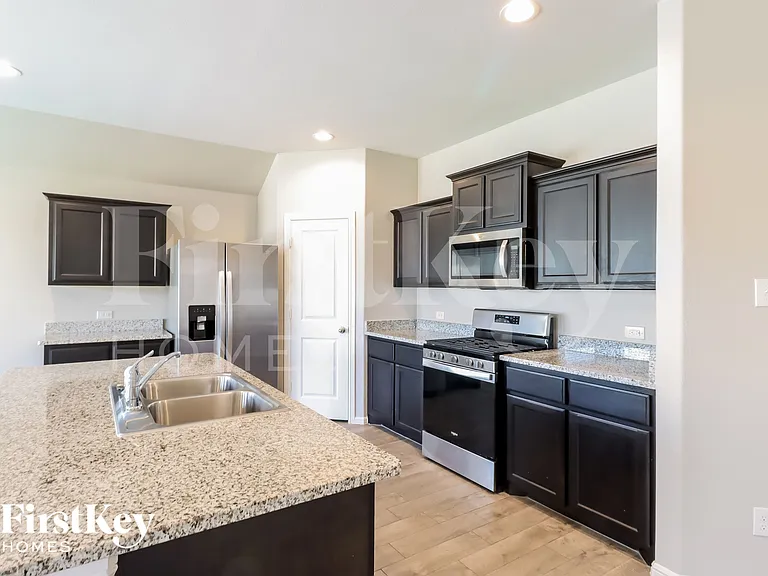 4624 Corktree Ln — Photo 6