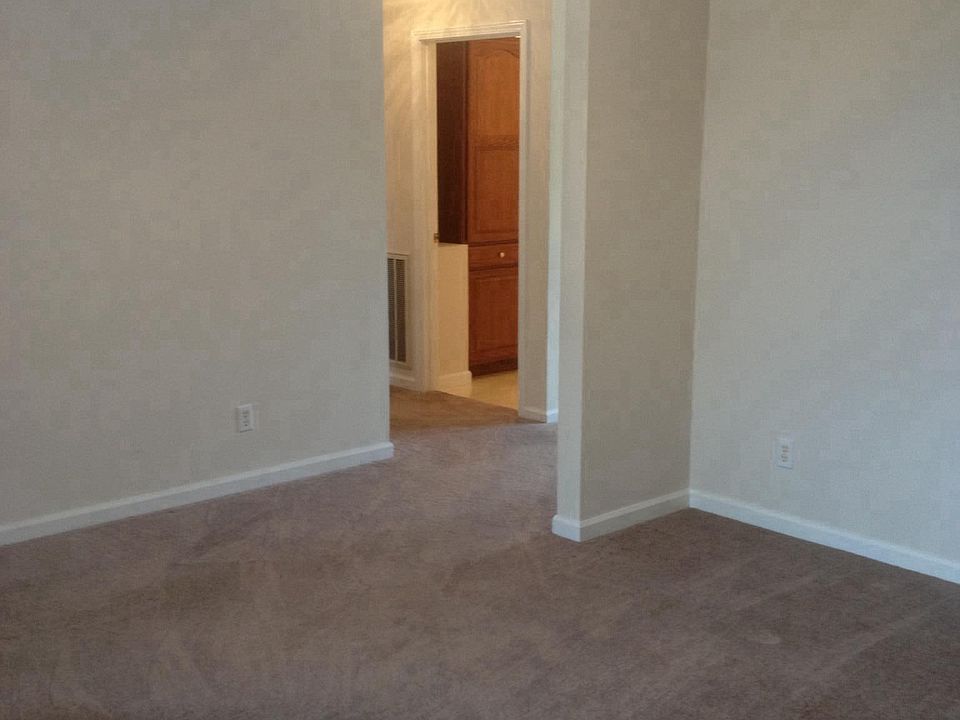 2nd image of 17 Branden Ln